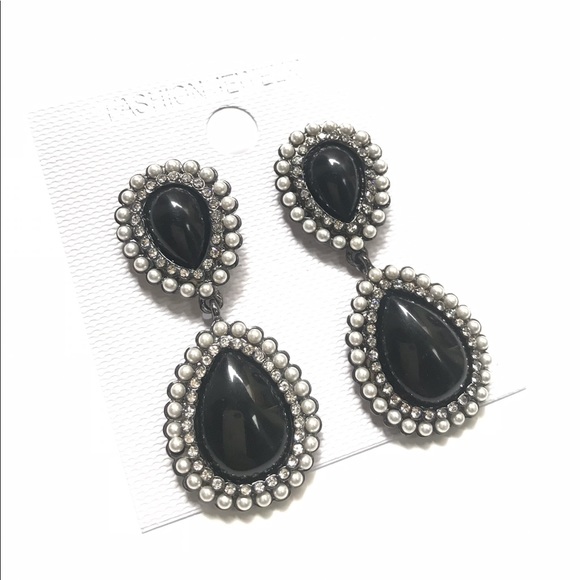 Classy black beaded earrings - Picture 3 of 3